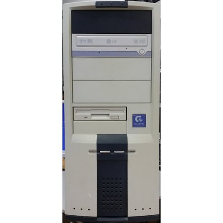 AMD Athlon X2 4400+, 2gb ram, nvidia 8600gt 256mb, 80gb hdd, dvdrw