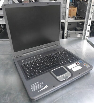 Acer TravelMate 2000 (trieda B), Celeron 2.7GHz, 1GB RAM, 40GB HDD, CD-RW/DVD, Win XP