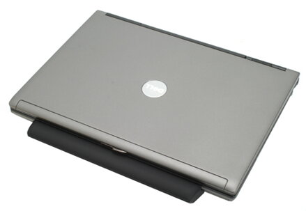 Dell Latitude D630 T7500, 2GB RAM, 80GB HDD, Quadro NVS 135M, DVD-RW, WiFi, BT, 14 WXGA, VISTA