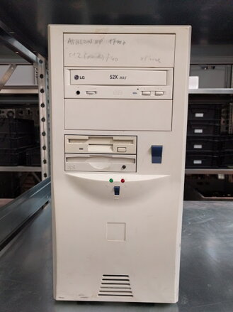 Athlon XP 1700+ (1.467GHz), 512MB RAM, 40GB HDD, CD-ROM, FDD, zip 250, Win XP