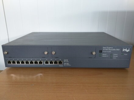 Intel Express 10/100 Stackable Hub - 12 ports