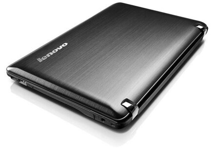 Lenovo IdeaPad Y560p (20077) trieda B, i5-2410M, 4GB RAM, 320GB HDD, DVD-RW, 15.6 LED, Win 7 Home
