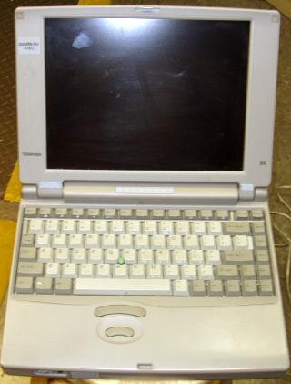 Toshiba Satellite Pro 410CS, Pentium 90MHz, 40MB RAM, 770MB HDD, CD-ROM