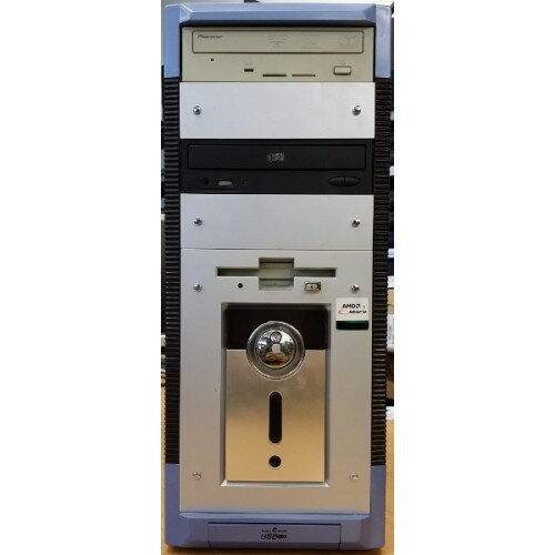 pentium 4 3GHz, 1gb ram, 120gb hdd, dvd-rw, geforce2 400 64mb