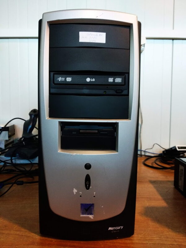 PC - Celeron D 335, 1GB RAM, 80GB HDD, DVD-RW, Win XP