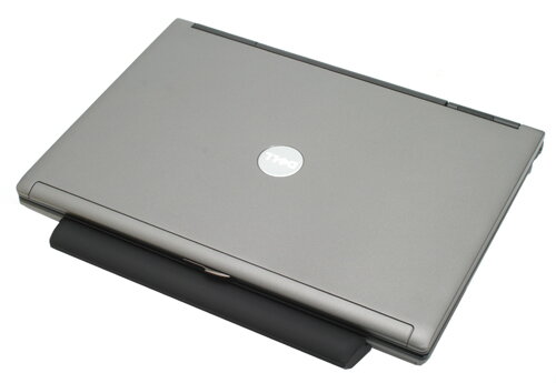 Dell Latitude D630 T7500, 2GB RAM, 80GB HDD, Quadro NVS 135M, DVD-RW, WiFi, BT, 14 WXGA, VISTA