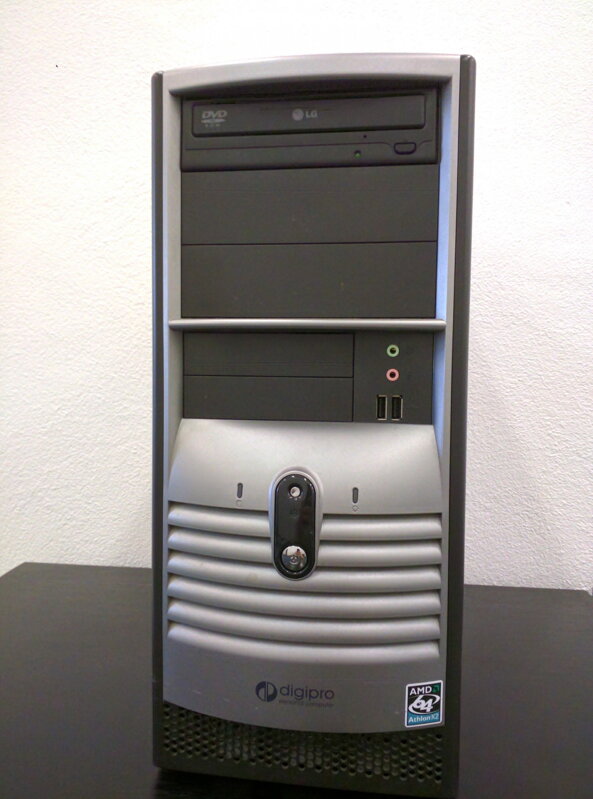 AMD 64 X2 5000+, 4GB RAM, 160GB HDD, 8500GT