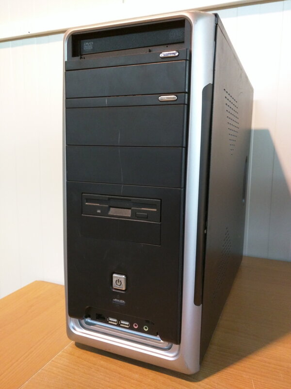 P4 2.66GHz 1GB RAM 40GB HDD CD-RW/DVD