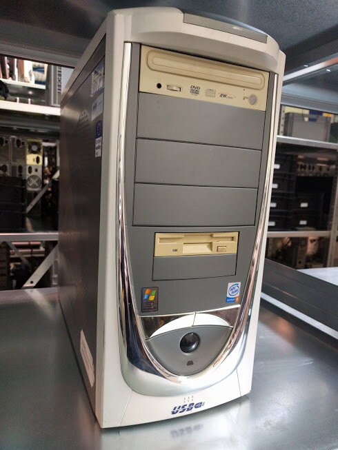 P4 2.6GHz, 1GB RAM, 80GB HDD, CDRW/DVD, WinXP