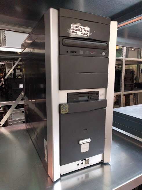 Celeron 2.4GHz, 512MB RAM, 40GB HDD, Radeon 9200 128MB, WinXP